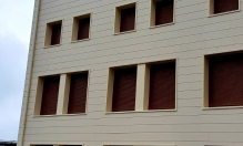 Detalle de otro punto de vista de la fachada ventilada tras la rehabilitación