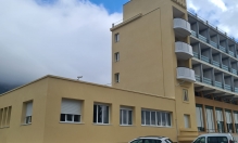 Vista general edificio principal y auxiliar