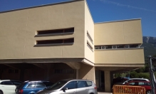 Fachada hospital de Leza- aparcamiento