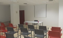 Sala de Reuniones en oficina Adades totalmente acondicionada
